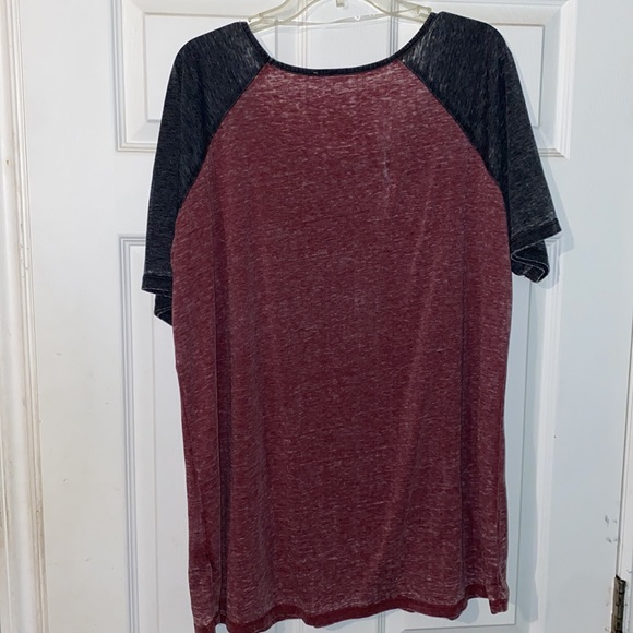 3 FOR $30 DEAL 💥Rose Shirt - Picture 2 of 6